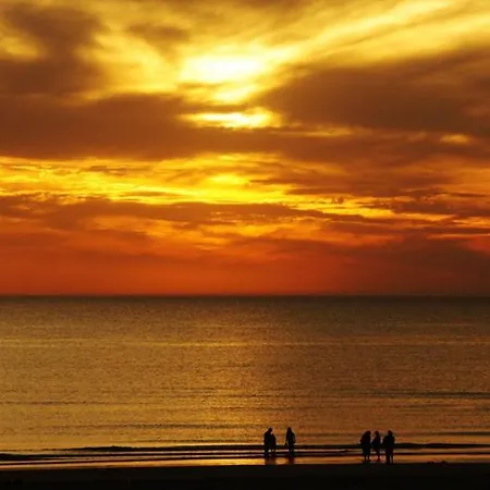 Madame Mere ホテル 2*