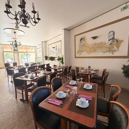 莫达姆米尔酒店