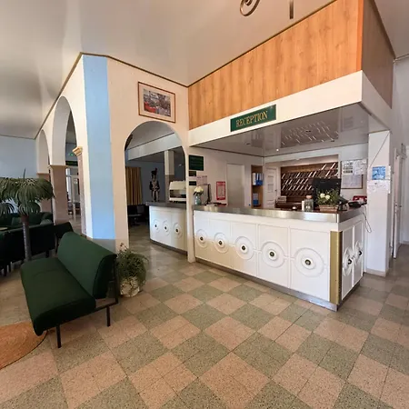 莫达姆米尔酒店 酒店