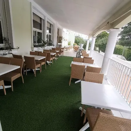 Hotel Madame Mere