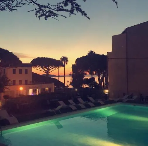 Madame Mere Hotell 3*